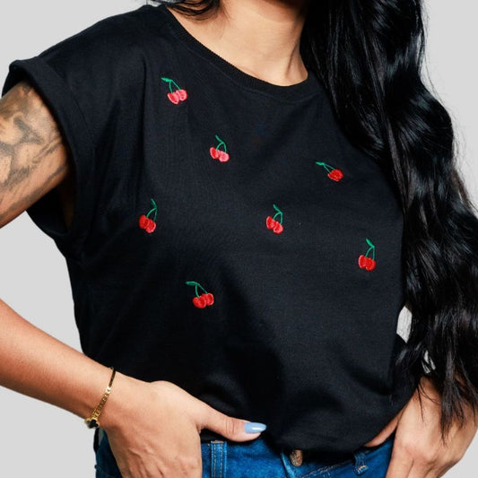 Blusa Feminina com Bordado de Cereja  Manga Japonesa